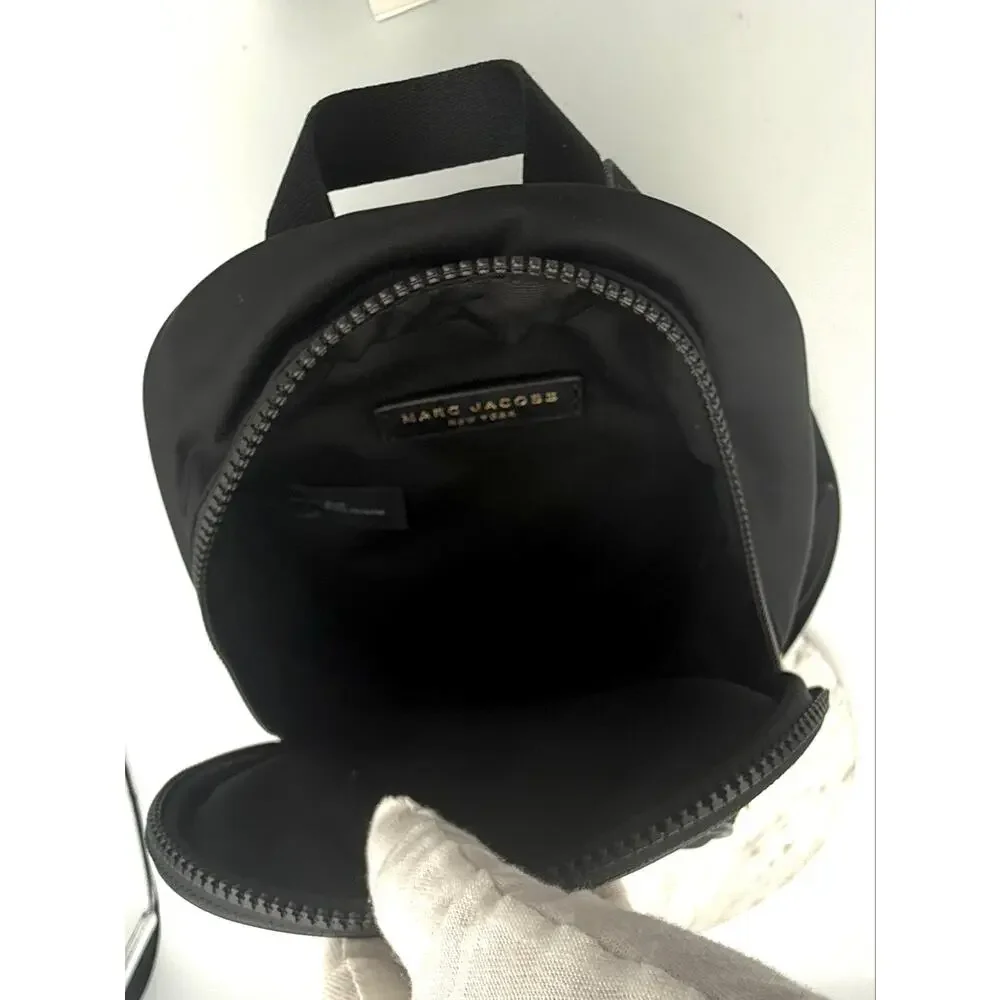 Marc Jacobs small sleek